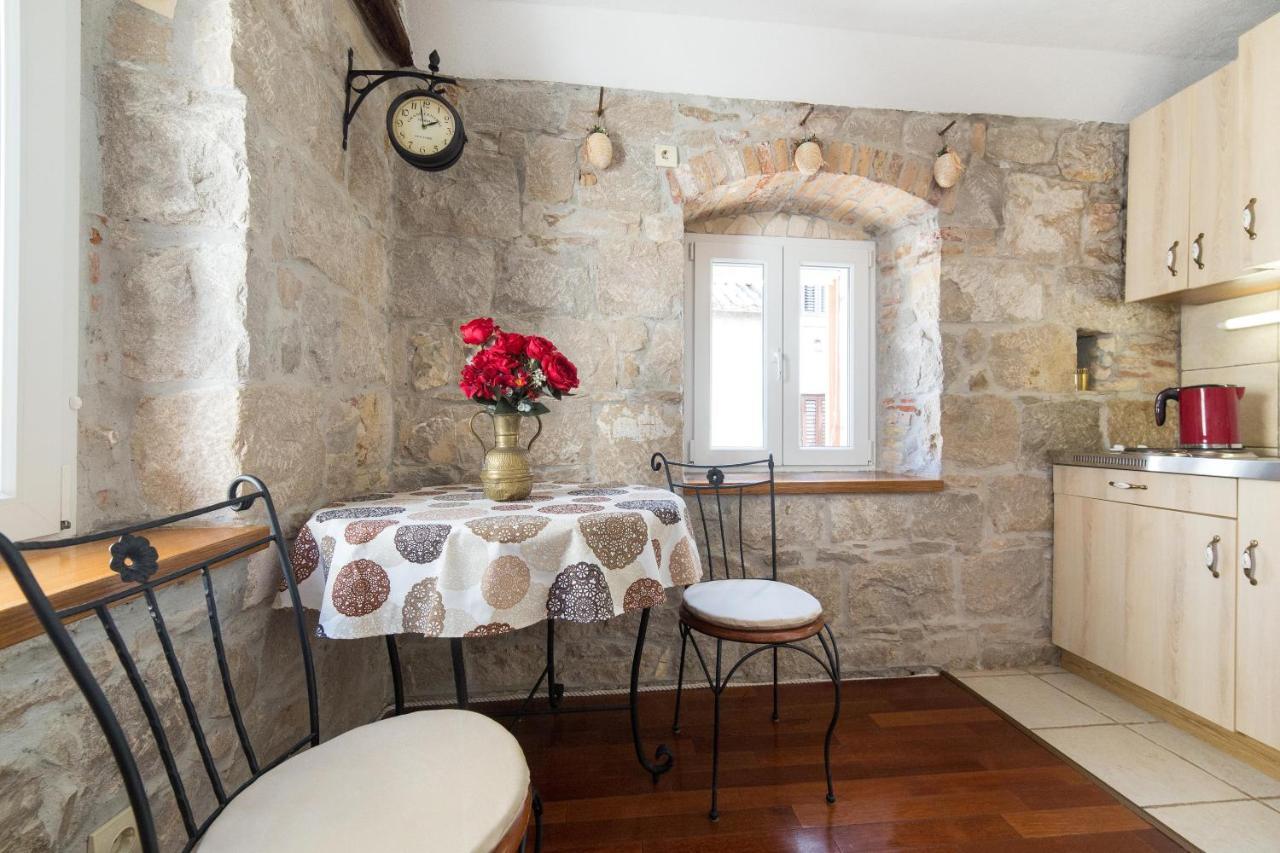 Guesthouse Mirula Сплит Екстериор снимка
