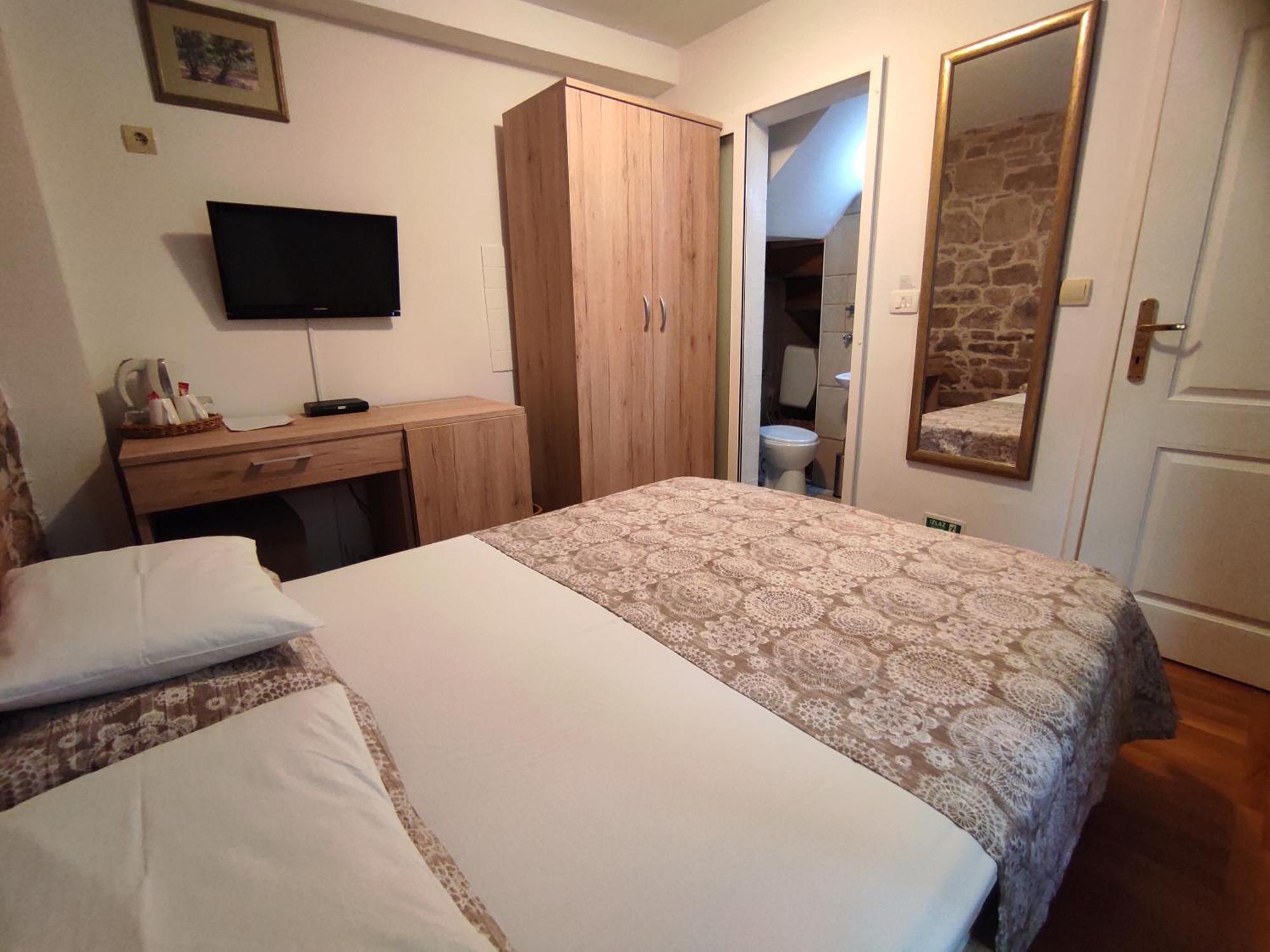 Guesthouse Mirula Сплит Екстериор снимка